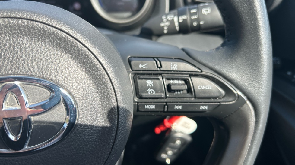 Toyota Yaris 1.5 Hybrid Design 5dr CVT Hybrid Hatchback - Image 31