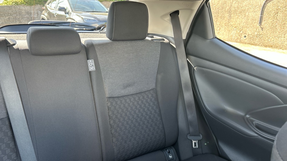 Toyota Yaris 1.5 Hybrid Design 5dr CVT Hybrid Hatchback - Image 43