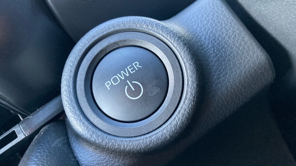 Toyota C-HR 1.8 Hybrid Icon 5dr CVT Hybrid Hatchback - Image 16