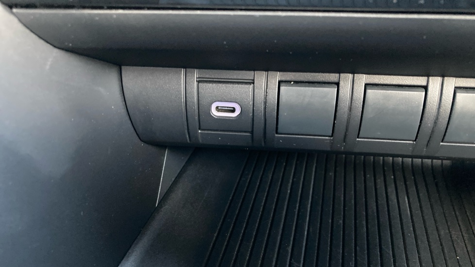 Toyota C-HR 1.8 Hybrid Icon 5dr CVT Hybrid Hatchback - Image 34