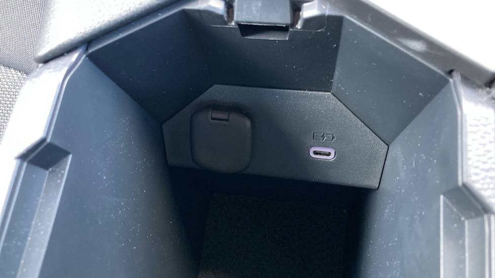 Toyota C-HR 1.8 Hybrid Icon 5dr CVT Hybrid Hatchback - Image 35