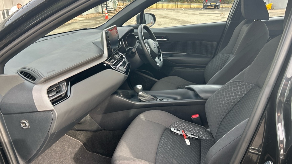 Toyota C-HR 1.8 Hybrid Icon 5dr CVT Hybrid Hatchback - Image 5