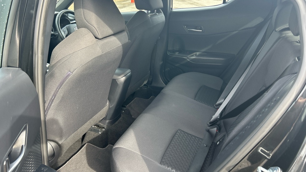 Toyota C-HR 1.8 Hybrid Icon 5dr CVT Hybrid Hatchback - Image 15