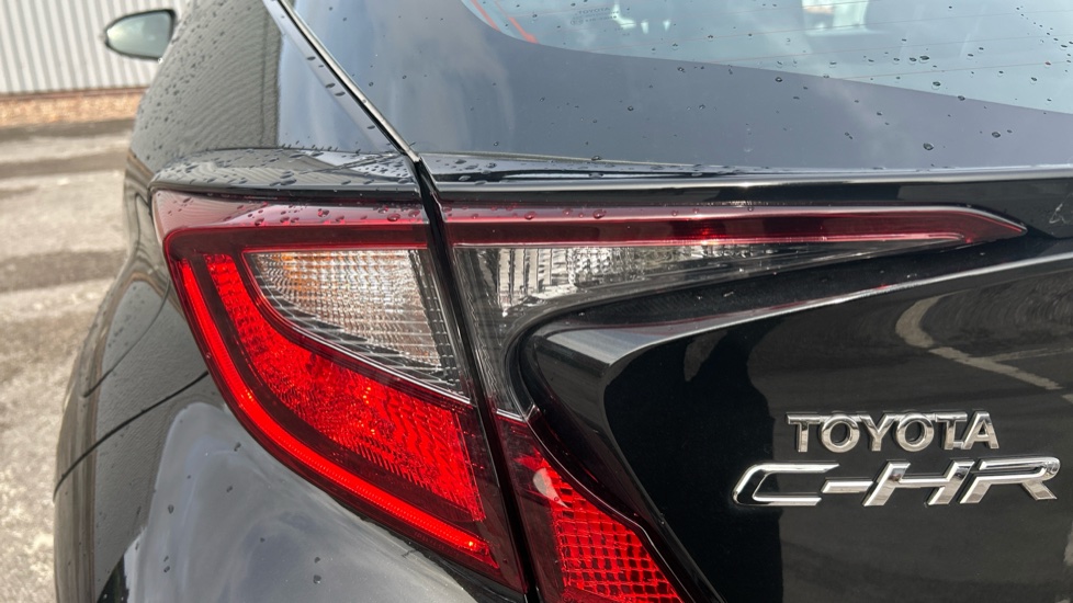 Toyota C-HR 1.8 Hybrid Icon 5dr CVT Hybrid Hatchback - Image 21