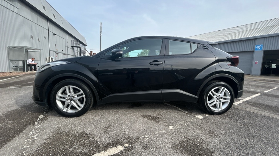 Toyota C-HR 1.8 Hybrid Icon 5dr CVT Hybrid Hatchback - Image 24
