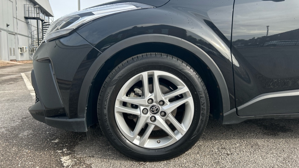 Toyota C-HR 1.8 Hybrid Icon 5dr CVT Hybrid Hatchback - Image 25