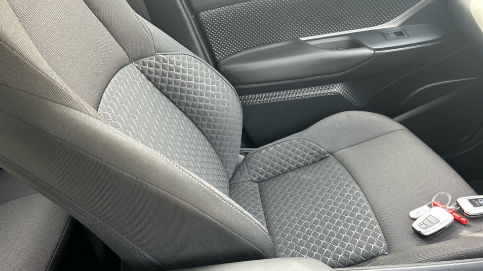 Toyota C-HR 1.8 Hybrid Icon 5dr CVT Hybrid Hatchback - Image 44