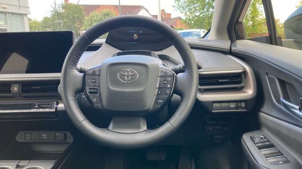 Toyota Prius 2.0 PHEV Design 5dr CVT Hatchback - Image 10