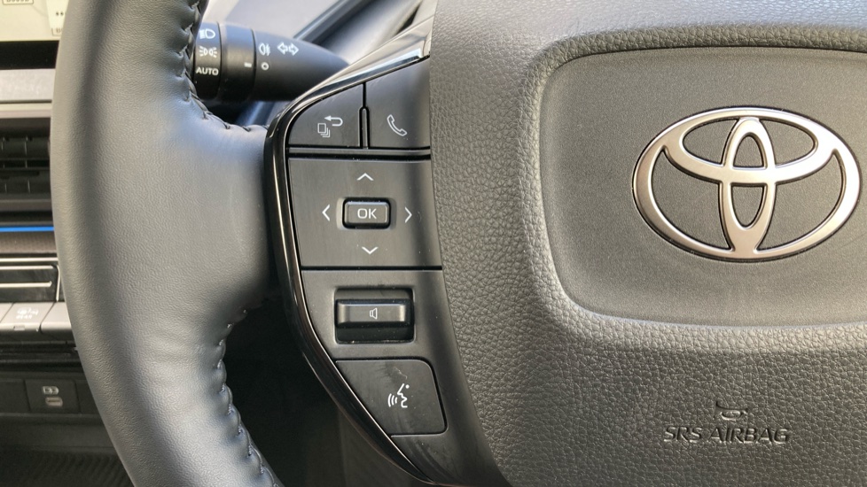 Toyota Prius 2.0 PHEV Design 5dr CVT Hatchback - Image 37