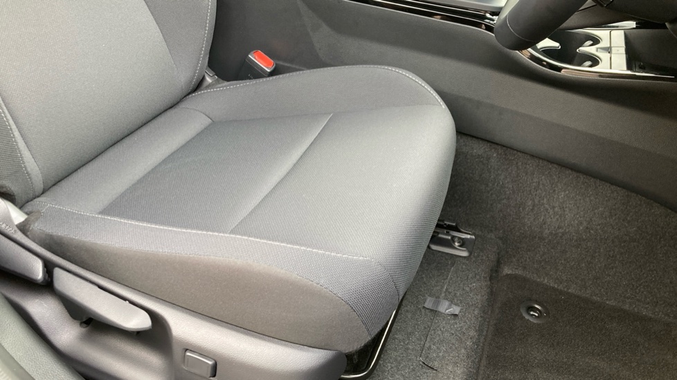 Toyota Prius 2.0 PHEV Design 5dr CVT Hatchback - Image 17