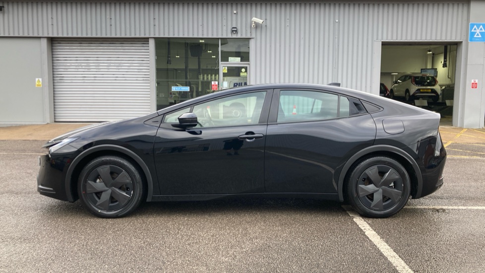Toyota Prius 2.0 PHEV Design 5dr CVT Hatchback - Image 24