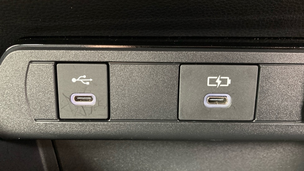 Toyota Prius 2.0 PHEV Design 5dr CVT Hatchback - Image 34