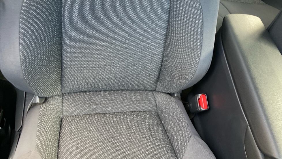 Toyota C-HR 1.8 Hybrid Icon 5dr CVT Hybrid Hatchback - Image 14