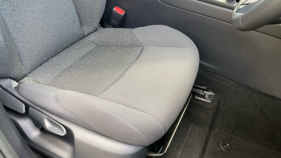 Toyota C-HR 1.8 Hybrid Icon 5dr CVT Hybrid Hatchback - Image 17