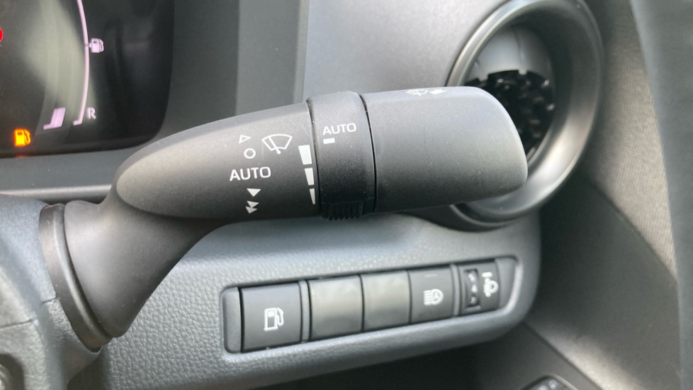 Toyota C-HR 1.8 Hybrid Icon 5dr CVT Hybrid Hatchback - Image 34