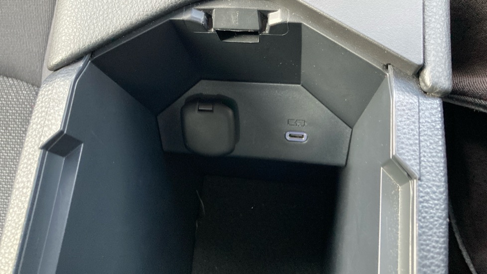 Toyota C-HR 1.8 Hybrid Icon 5dr CVT Hybrid Hatchback - Image 37