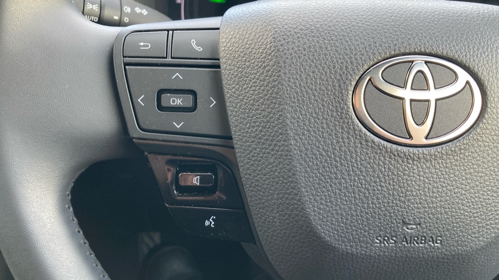 Toyota C-HR 1.8 Hybrid Icon 5dr CVT Hybrid Hatchback - Image 39