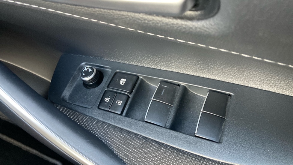 Toyota Corolla 1.8 Hybrid Icon 5dr CVT Hybrid Hatchback - Image 31