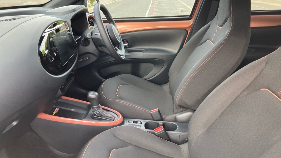 Toyota Aygo X 1.5 Hybrid Design 5dr CVT Hybrid Hatchback - Image 5