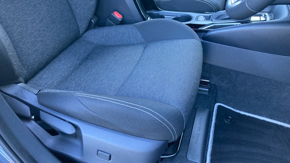 Toyota Corolla 1.8 Hybrid Icon 5dr CVT Hybrid Hatchback - Image 17