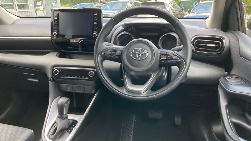 Toyota Yaris 1.5 Hybrid Design 5dr CVT Hybrid Hatchback - Image 6