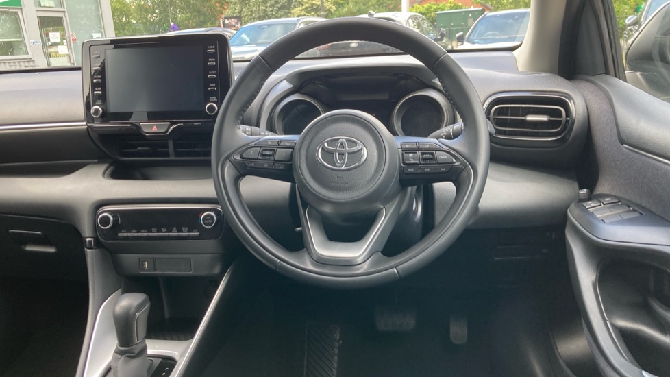 Toyota Yaris 1.5 Hybrid Design 5dr CVT Hybrid Hatchback - Image 7