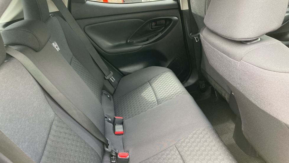 Toyota Yaris 1.5 Hybrid Design 5dr CVT Hybrid Hatchback - Image 8