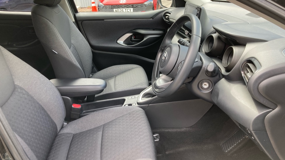 Toyota Yaris 1.5 Hybrid Design 5dr CVT Hybrid Hatchback - Image 12