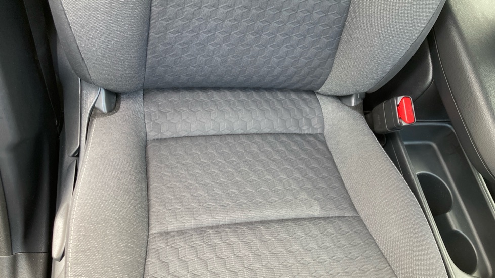 Toyota Yaris 1.5 Hybrid Design 5dr CVT Hybrid Hatchback - Image 14