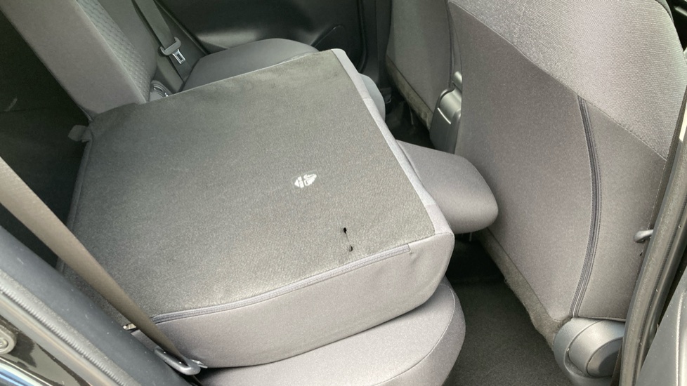 Toyota Yaris 1.5 Hybrid Design 5dr CVT Hybrid Hatchback - Image 18