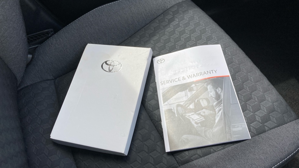 Toyota Yaris 1.5 Hybrid Design 5dr CVT Hybrid Hatchback - Image 27
