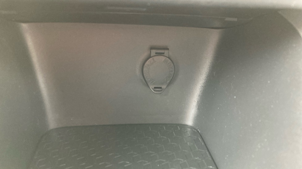 Toyota Yaris 1.5 Hybrid Design 5dr CVT Hybrid Hatchback - Image 36