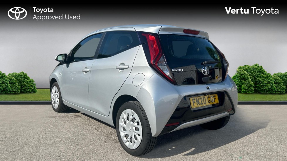 Toyota Aygo 1.0 VVT-i X-Play 5dr Petrol Hatchback - Image 4