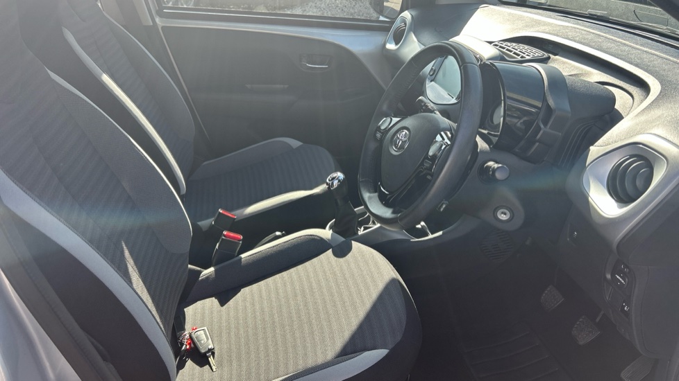 Toyota Aygo 1.0 VVT-i X-Play 5dr Petrol Hatchback - Image 12
