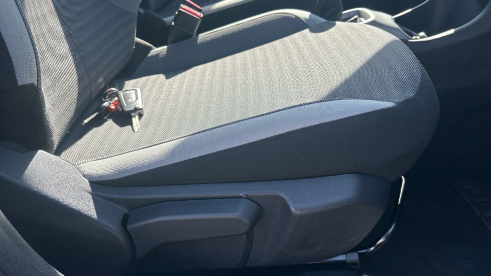 Toyota Aygo 1.0 VVT-i X-Play 5dr Petrol Hatchback - Image 17