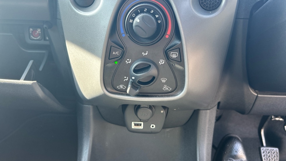 Toyota Aygo 1.0 VVT-i X-Play 5dr Petrol Hatchback - Image 33