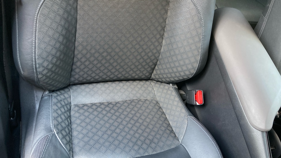 Toyota C-HR 1.8 Hybrid Excel 5dr CVT Hybrid Hatchback - Image 14