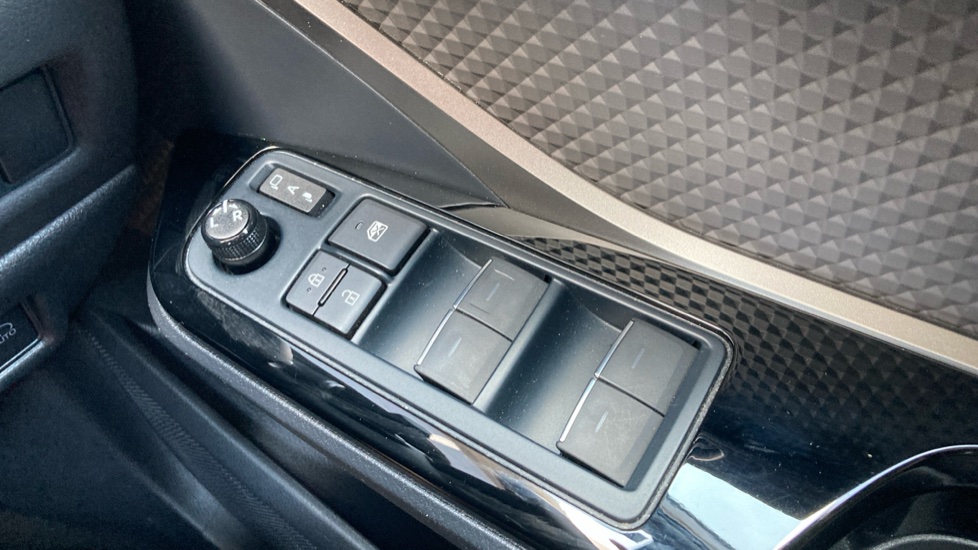 Toyota C-HR 1.8 Hybrid Excel 5dr CVT Hybrid Hatchback - Image 33