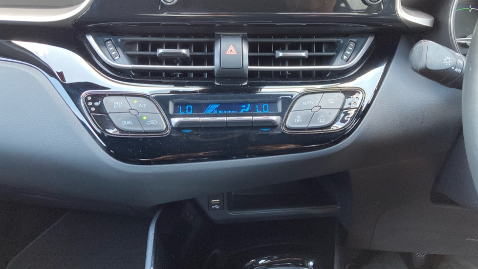 Toyota C-HR 1.8 Hybrid Excel 5dr CVT Hybrid Hatchback - Image 37