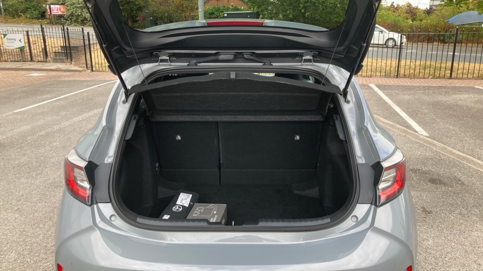 Toyota Corolla 1.8 VVT-i Hybrid Excel 5dr CVT Hybrid Hatchback - Image 13