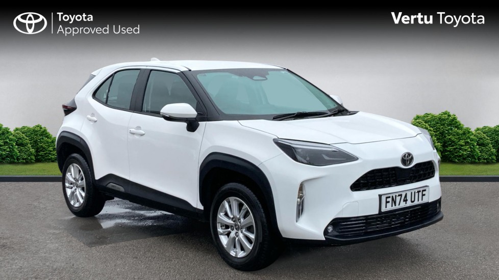 Toyota Yaris Cross 1.5 Hybrid Icon 5dr CVT Hybrid Estate - Image 1