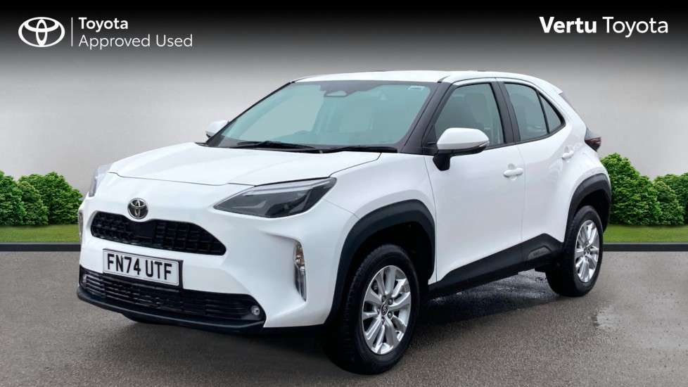 Toyota Yaris Cross 1.5 Hybrid Icon 5dr CVT Hybrid Estate - Image 3