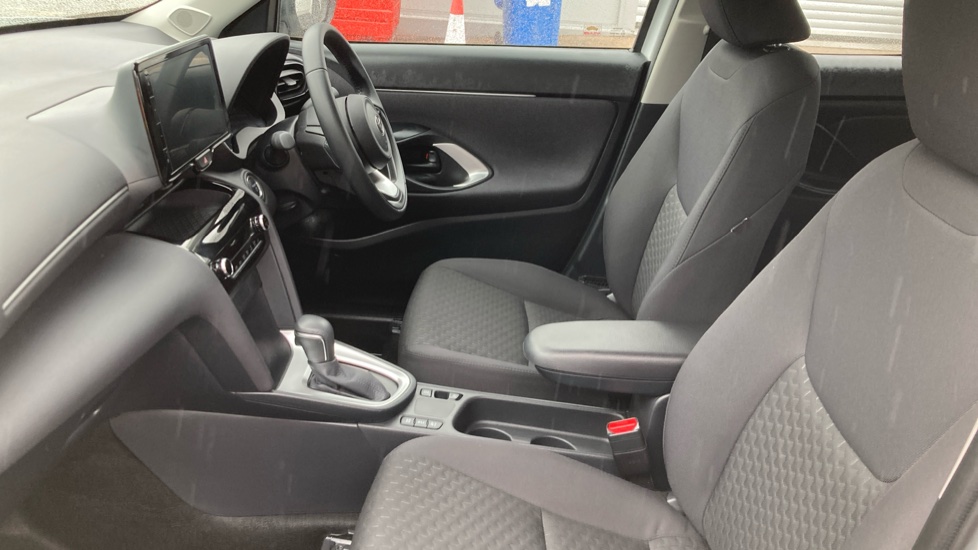 Toyota Yaris Cross 1.5 Hybrid Icon 5dr CVT Hybrid Estate - Image 5