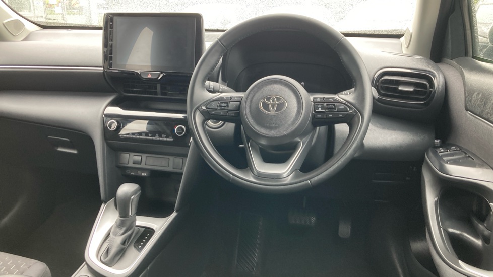 Toyota Yaris Cross 1.5 Hybrid Icon 5dr CVT Hybrid Estate - Image 6