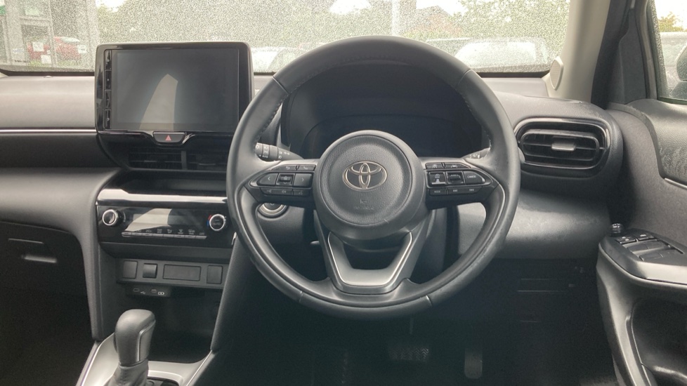 Toyota Yaris Cross 1.5 Hybrid Icon 5dr CVT Hybrid Estate - Image 7
