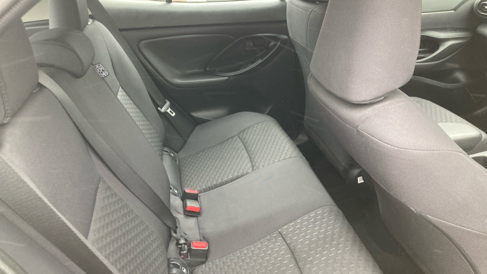 Toyota Yaris Cross 1.5 Hybrid Icon 5dr CVT Hybrid Estate - Image 8