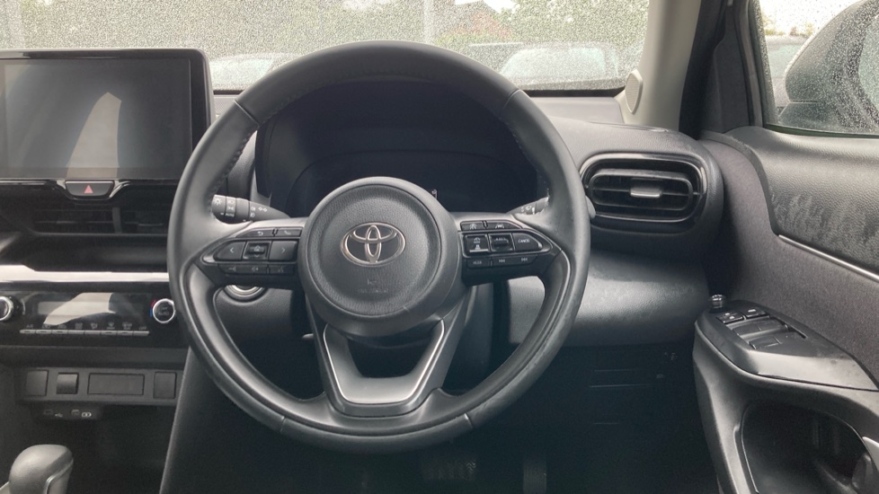 Toyota Yaris Cross 1.5 Hybrid Icon 5dr CVT Hybrid Estate - Image 10