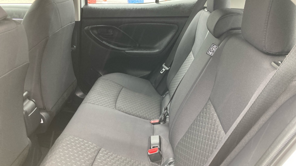 Toyota Yaris Cross 1.5 Hybrid Icon 5dr CVT Hybrid Estate - Image 15