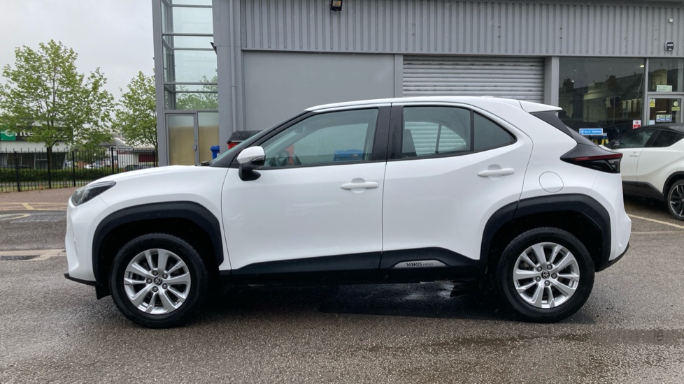 Toyota Yaris Cross 1.5 Hybrid Icon 5dr CVT Hybrid Estate - Image 24