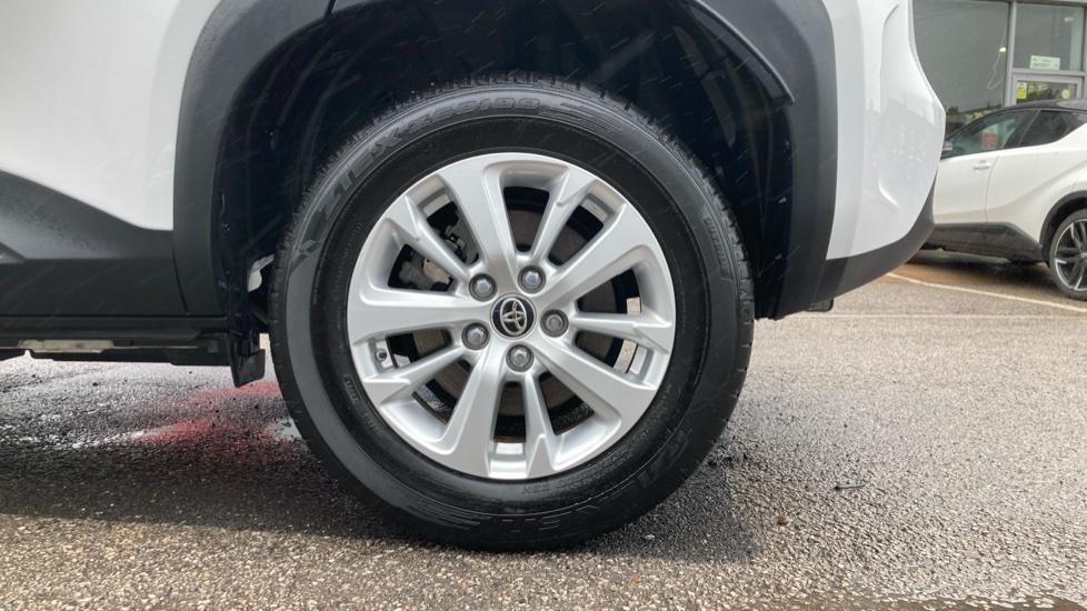 Toyota Yaris Cross 1.5 Hybrid Icon 5dr CVT Hybrid Estate - Image 25